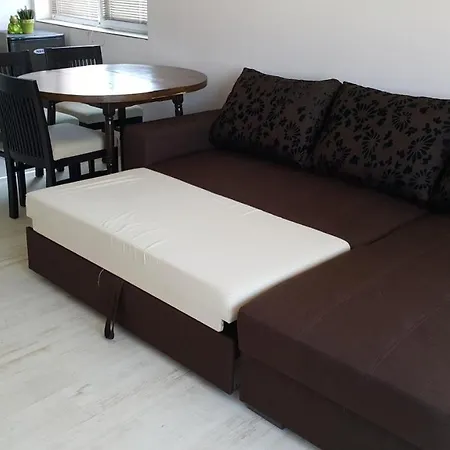 Viktor Apartment